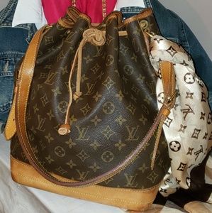 100% authentic Louis Vuitton Noe gm Handbag